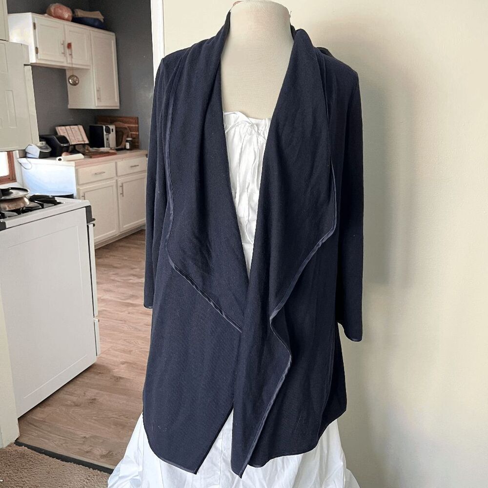 Zonda Nellis Silk Shawl Jacket – Draped Artwear, Quiet Luxury Layer